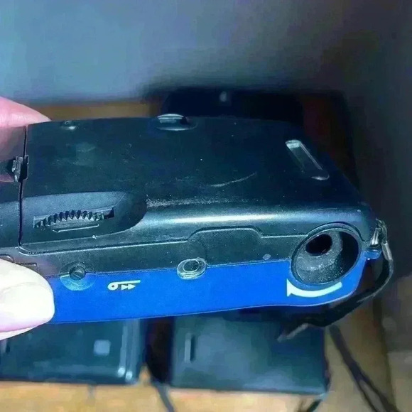 Bulk lot of 6 film cameras:  Kodak, Nikon, Panorama, Minolta, Vivitar - Picture 8 of 10